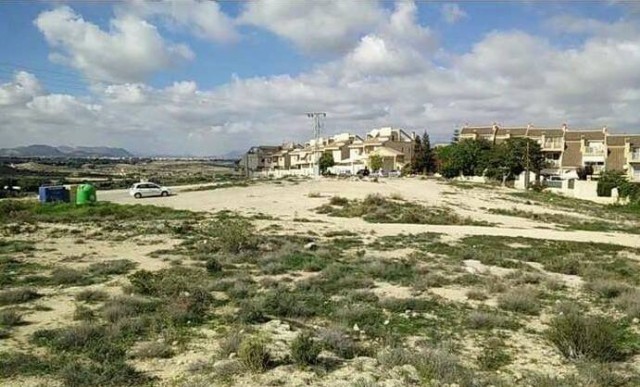 Alicante allana el depósito unido a la desaladora de Mutxamel para abastecer a Playas y Pino Ruaya 