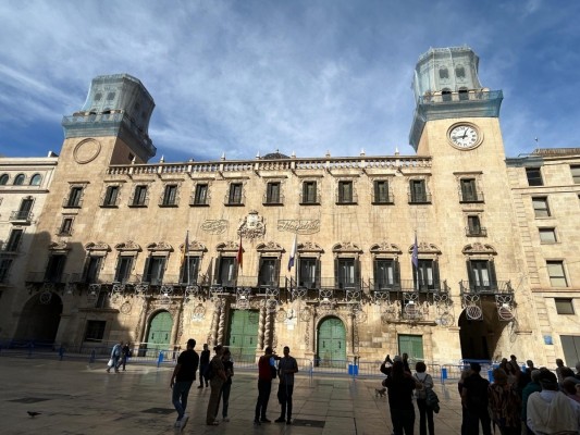SEP y CCOO denuncian ante Trabajo carencias en la climatización en sedes del Ayuntamiento de Alicante 