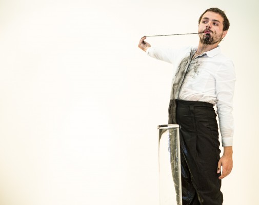 Un proyecto performativo refuerza la difusión internacional para artistas residentes en Castellón 