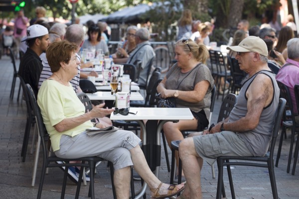 Los bares de Benidorm preparan 50.000 litros de cerveza por el debut de Inglaterra en el Mundial