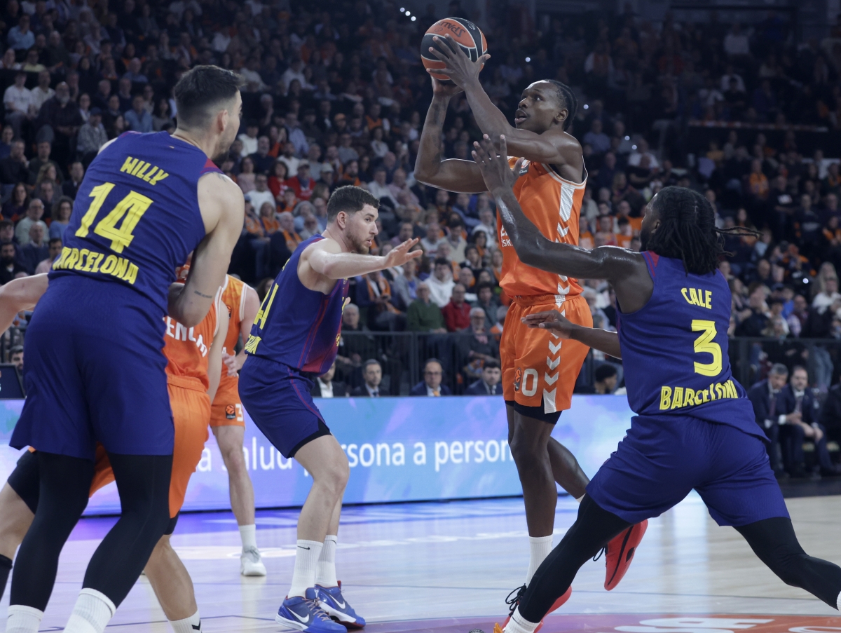 El Roig Arena mide las rachas de 5 triunfos locales del Valencia y 7 visitantes del Barça