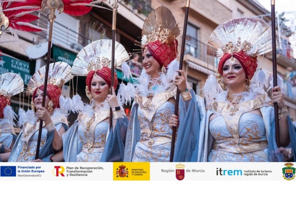 Los Moros y Cristianos de Archena reafirman un turismo basado en la cultura, la participación ciudadana y la identidad local
