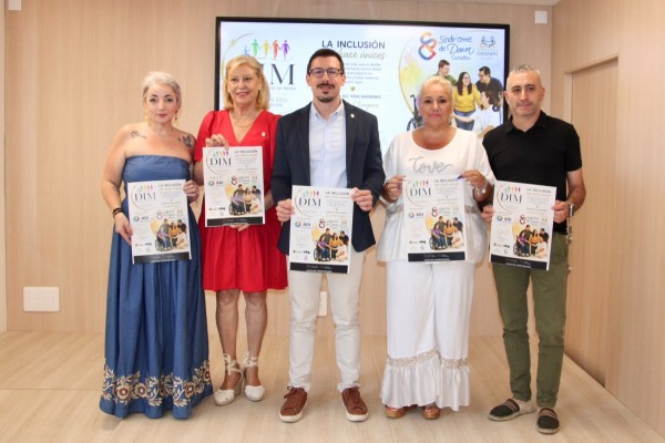 Castelló celebra el primer desfile de moda inclusiva de la ciudad con la participación del comercio local