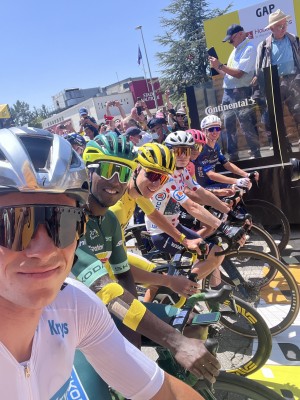 Victoria para Campenaerts; Pogaçar sigue de amarillo