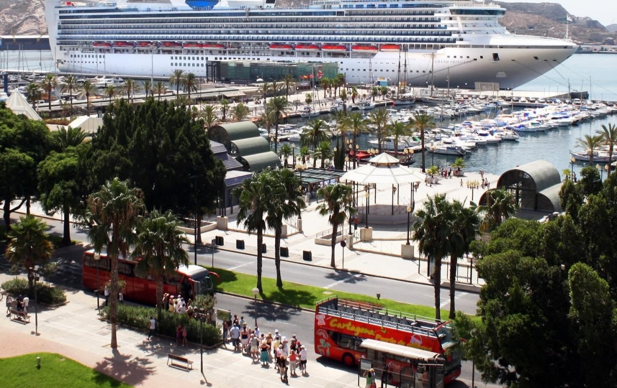 El Puerto de Cartagena invertirá 850.000 euros en mejorar el suministro eléctrico de la fachada marítima