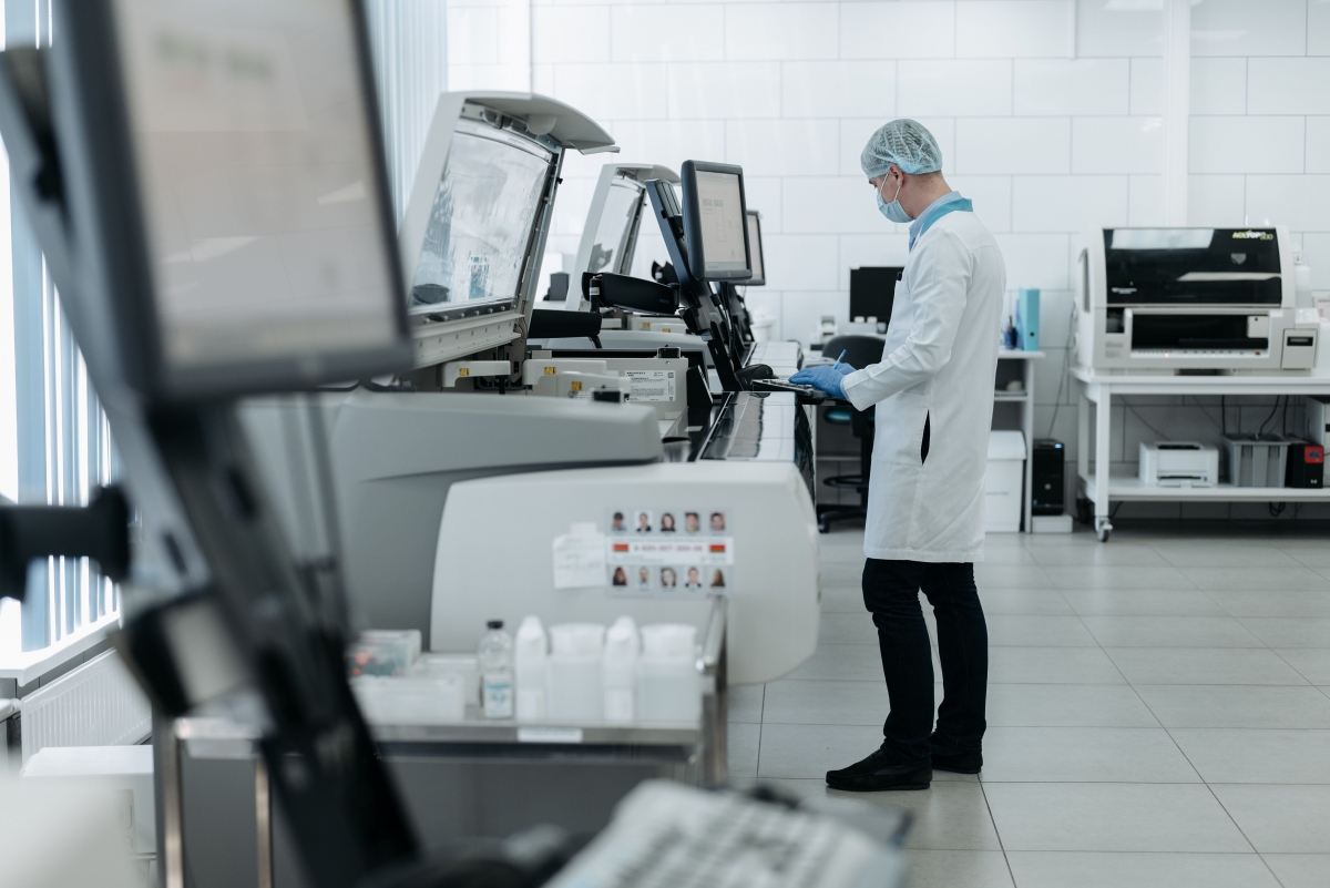 La inteligencia artificial en la salud: cuando el paciente avanza sin pedir permiso 