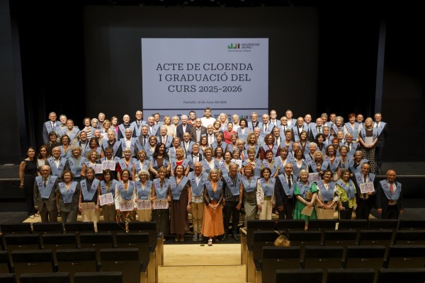 La UJI clausura el curso 2025-2026 de la XXVIII Universidad para Mayores con la entrega de los diplomas