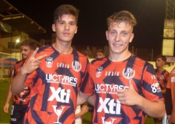 Los canteranos José Manuel Gil y Tomás Senestrari siguen en el Yeclano en la Primera RFEF 