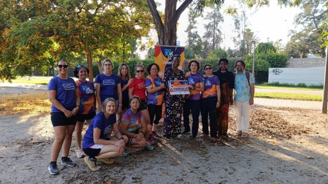 La Carrera 10KFem entrega a Red Aminata la recaudación solidaria de su 12ª edición