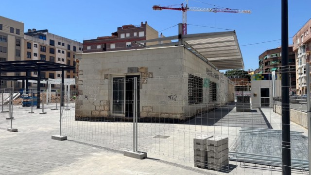Comienzan las obras para transformar el antiguo edificio Sensey de Manises en un nuevo espacio juvenil