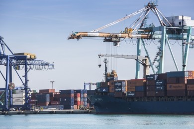 La geopolítica de EEUU hace caer la exportación en Valenciaport mientras China se hace fuerte