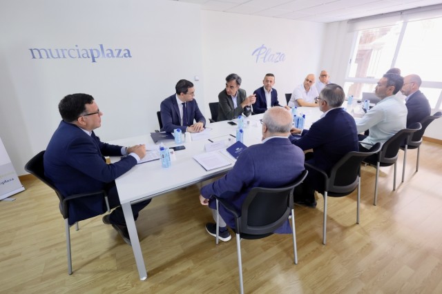 ⁠El desayuno Foro Plaza 'La movilidad en el centro del cambio de modelo productivo', en imágenes