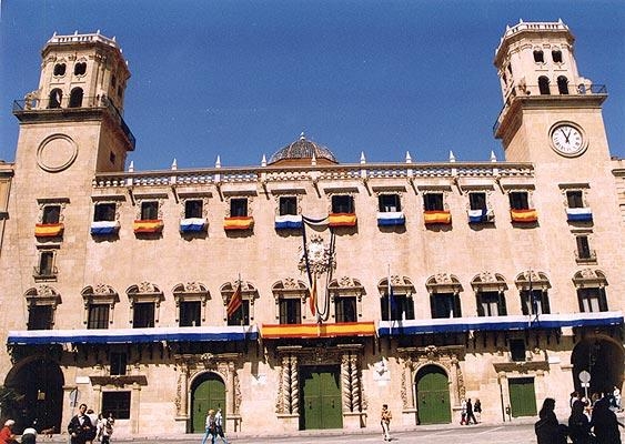 El TSJ confirma que el Ayuntamiento de Alicante vulneró la libertad sindical de CCOO al retirarle el correo electrónico durante un mes