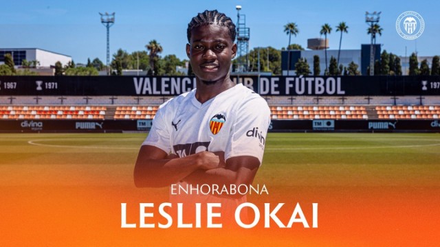 El Valencia CF renueva a Leslie Okai