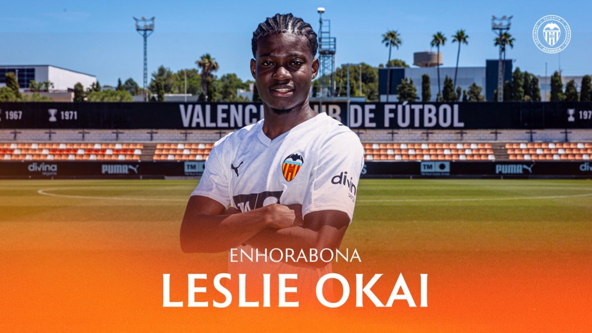 El Valencia CF renueva a Leslie Okai