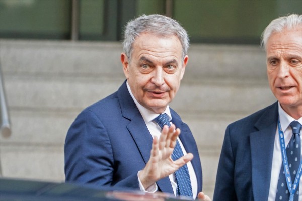 Zapatero niega ante el juez haber influido en el rescate de Plus Ultra y rechaza declarar sobre las joyas