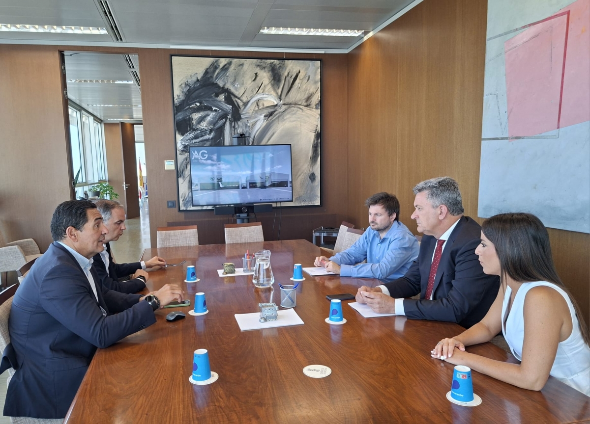 Reunión de Aerocas con los responsables de Aeronáutica Gestión. 