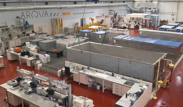 El ARQVA de Cartagena recibe el mayor tanque de España para tratar restos arqueológicos marinos y trabajar en el barco fenicio 'Mazarrón II'