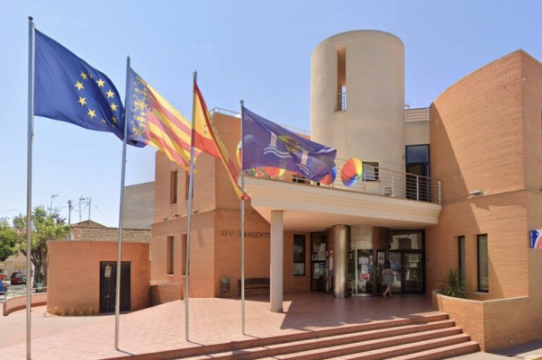 Los Montesinos licita de nuevo una reforma para su biblioteca al quedar desierta por 227.000 euros
