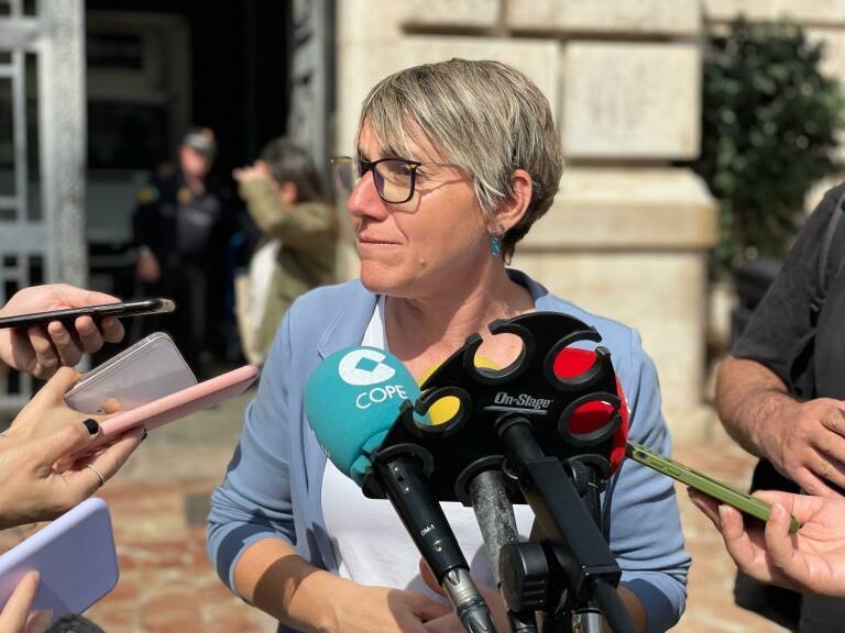 Compromís acusa a Catalá de permitir 650 pisos turísticos en el terciario del Nou Mestalla