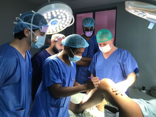 El Hospital Universitari Sagrat Cor, reconocido por su programa de cirugía ortopédica en Zanzíbar