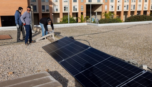 Más que placas solares: formación en las aulas que ayuda a reconstruir el futuro tras la Dana