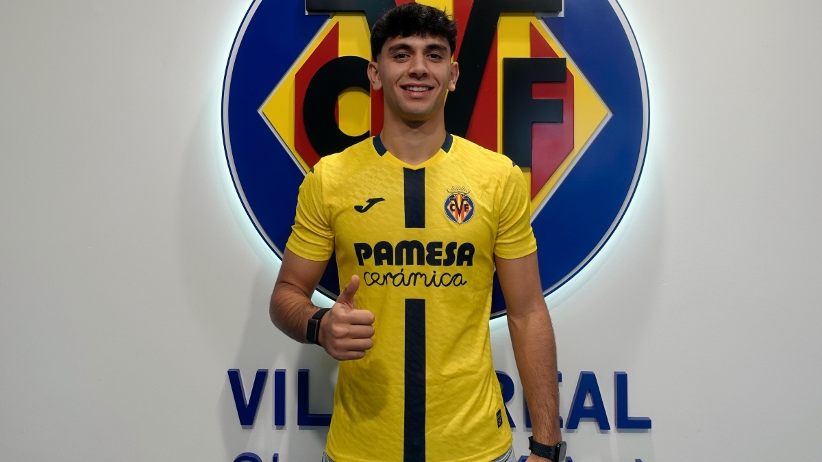 El Villarreal anuncia la continuidad del delantero del filial Ayman Arguigue hasta junio de 2029