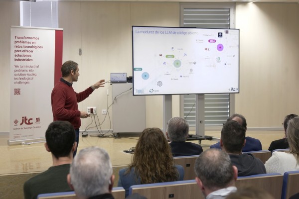 La maquinaria cerámica organiza dos jornadas técnicas en Marruecos y México para reforzar su presencia internacional