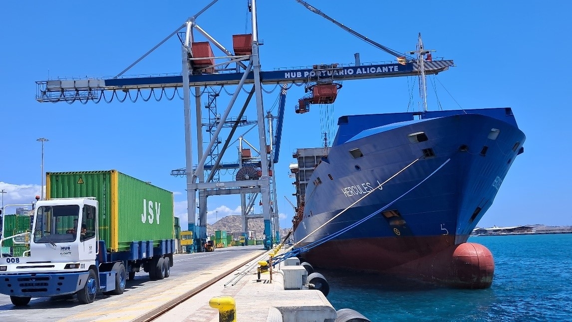 La terminal marítima de JSV en el Puerto de Alicante.