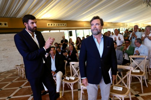 Imágenes de la presentación de Atenea en Murcia con Espinosa de los Monteros ante más de 400 personas