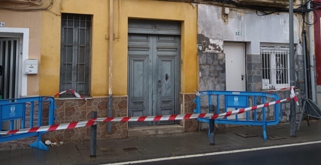Vecinos de Sant Joan presentan 500 firmas para desviar el tráfico de autobuses del casco histórico