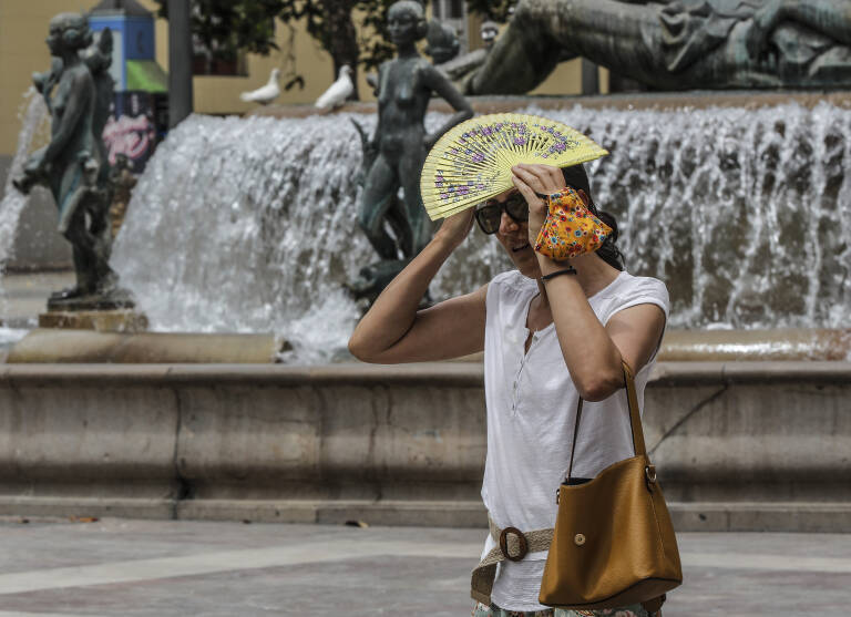 Sanidad decreta nivel rojo por riesgo para la salud por calor en 214 municipios
