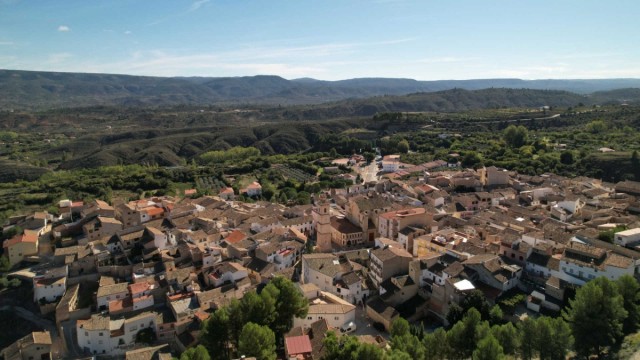 El Valle de Ayora-Cofrentes se organiza contra el macrovertedero de Zarra  