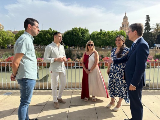La Feria del Comercio de Puente Tocinos contará con establecimientos locales, bailes, actividades y una 'caja de deseos' para quemar