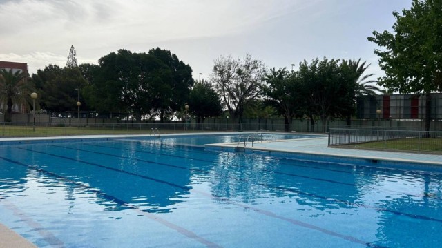 Elche inicia este sábado la campaña de verano en las piscinas con ampliación de horarios