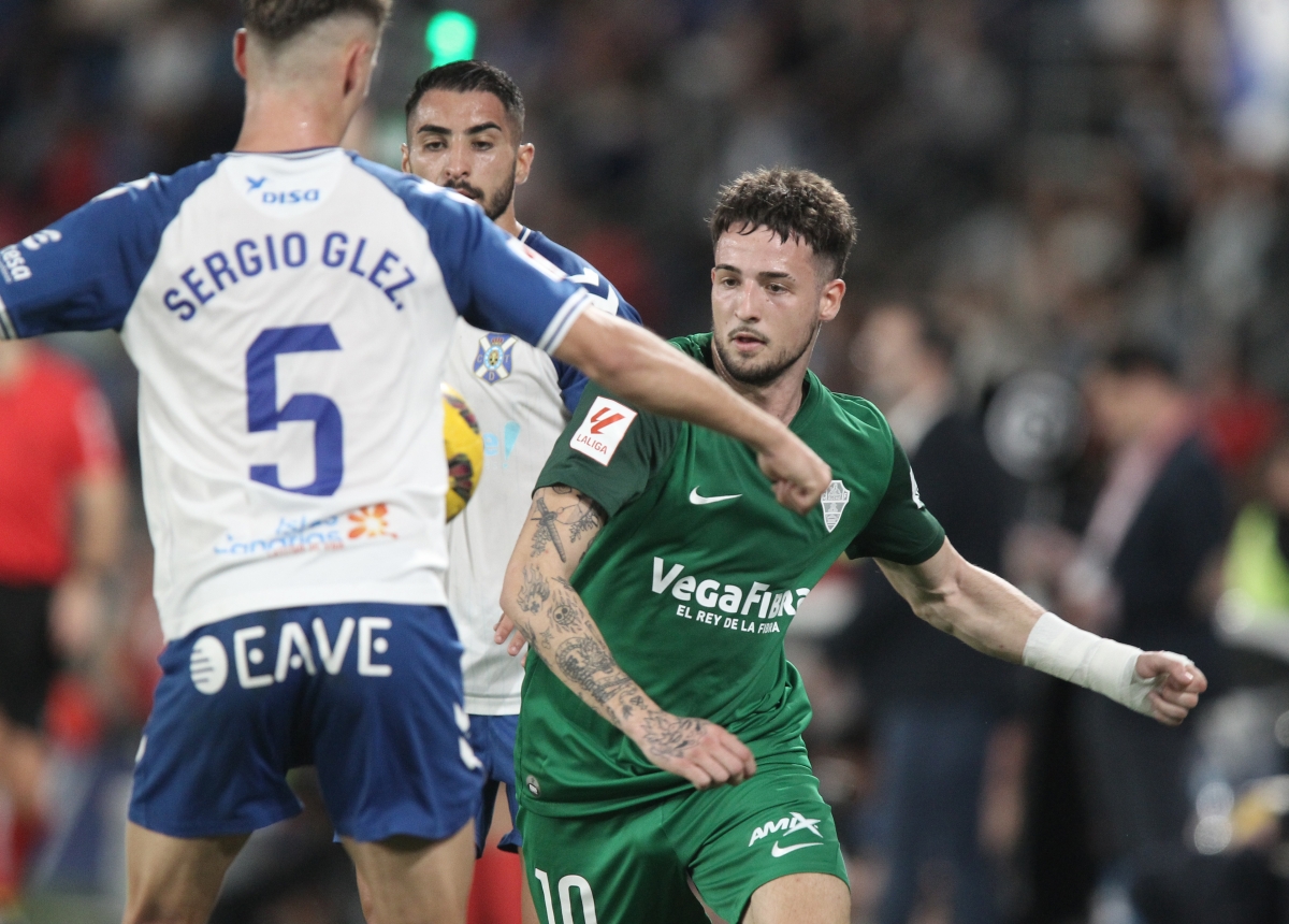 Manu Nieto con la camiseta del Elche CF - Foto: ECF Manu Nieto con la camiseta del Elche CF
