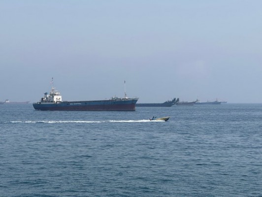 Irán confirma que el estrecho de Ormuz está completamente abierto para barcos comerciales