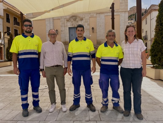 Petrer refuerza el mantenimiento de parques y jardines en verano con tres nuevas contrataciones