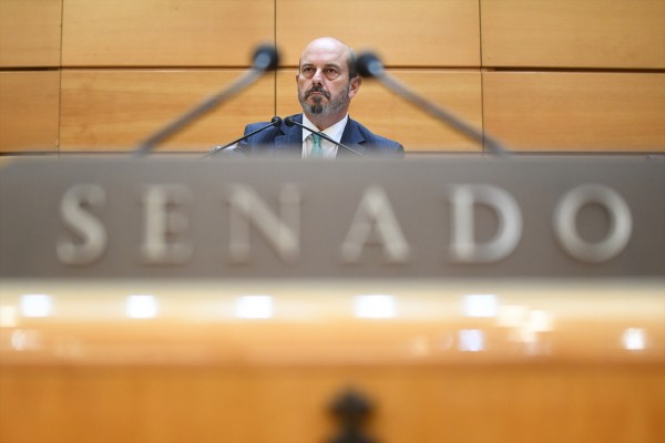 El PP, junto a Junts y Vox, aprueba en el Senado la comisión de investigación sobre el CIS de Tezanos