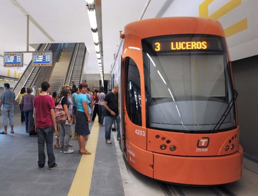 FGV y sindicatos firman el nuevo convenio y se desconvocan los paros en Metrovalencia y TRAM d’Alacant