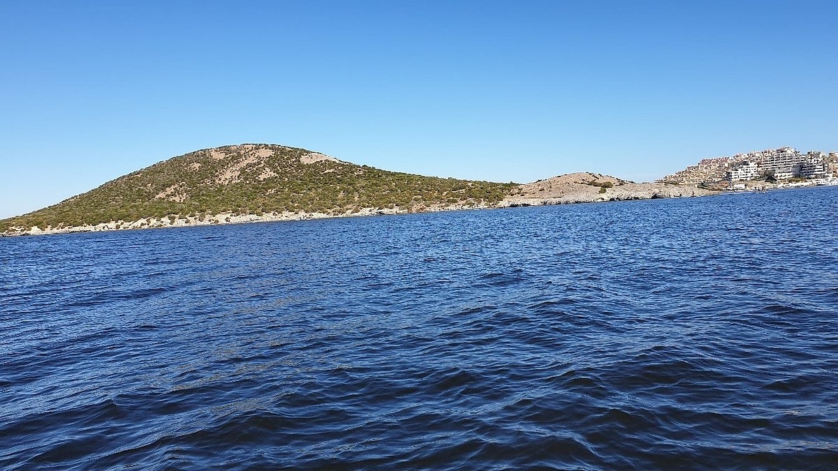 Cinco enclaves volcánicos que convierten al Mar Menor en un paisaje único