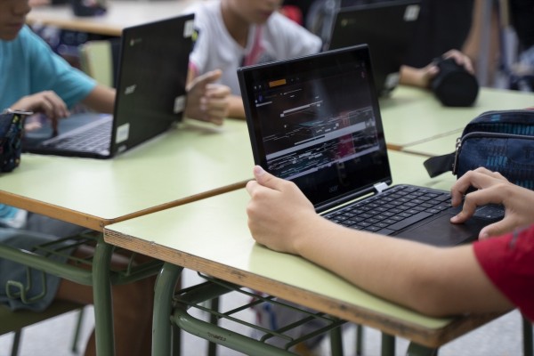El Consell aprueba el nuevo currículo de Primaria: más horas de Castellano, Valenciano y Matemáticas y tiempo de lectura