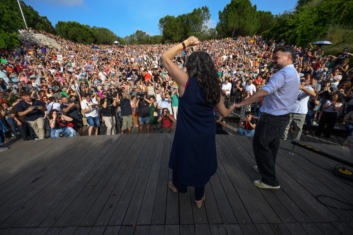 Las imágenes del acto de Mónica Oltra y Gabriel Rufián en València
