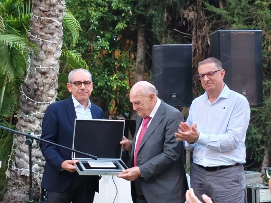 El Icie de Elche galardona al histórico empresario Pepe Quiles y traza su hoja de ruta con varios planes