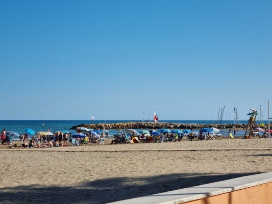Torreblanca refuerza la seguridad y la accesibilidad de sus playas con el inicio del servicio de socorrismo