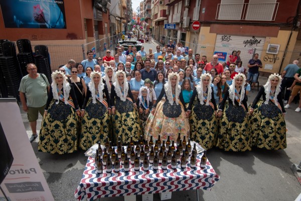 El almuerzo 'Amics de Doctor', de la foguera Bergez de Carolinas, en imágenes
