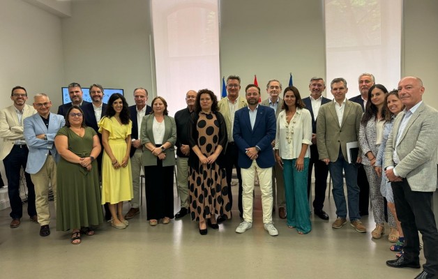 Generalitat, ayuntamientos y empresas constituyen la comisión de logística del área metropolitana de València