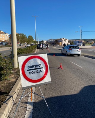 La Policía Local de Xàbia precinta cuatro turismos por ejercer de “taxi pirata” en la primera quincena de julio 