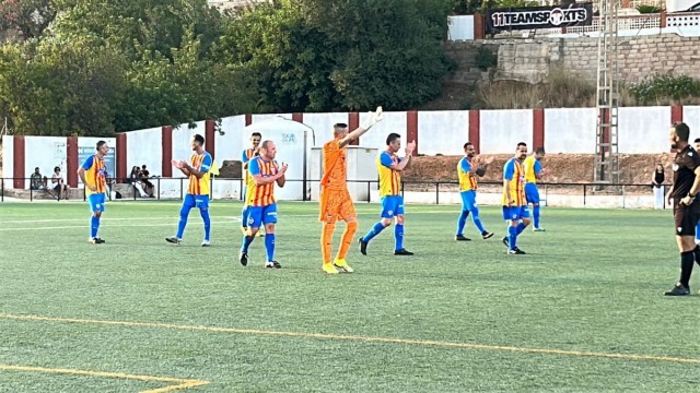 Jaume Doménech vuelve con victoria defendiendo la portería de las Leyendas del Valencia CF