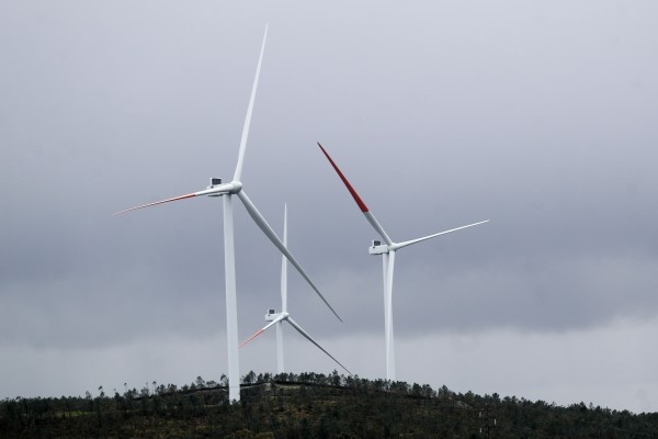España reduce a la mitad el impacto del gas en el precio industrial de la luz frente a la media europea